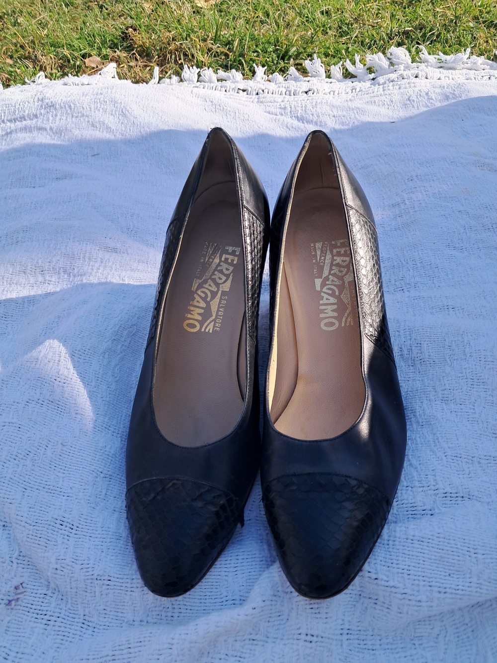 Salvatore Ferragamo Women’s Black Leather Pointed-Toe Pumps